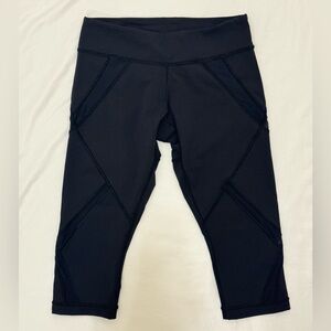 🍋LULULEMON🍋 Black cropped Leggings Size: 6